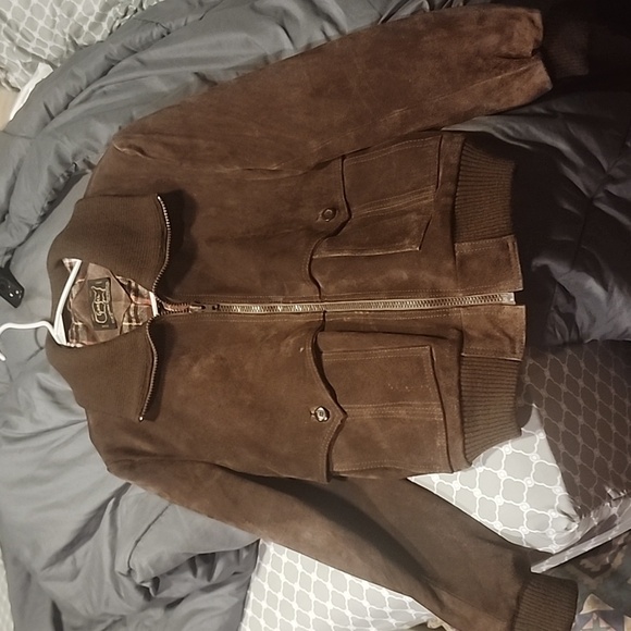 FINAL PRICE DROP! LEATHER JACKET - Picture 5 of 10